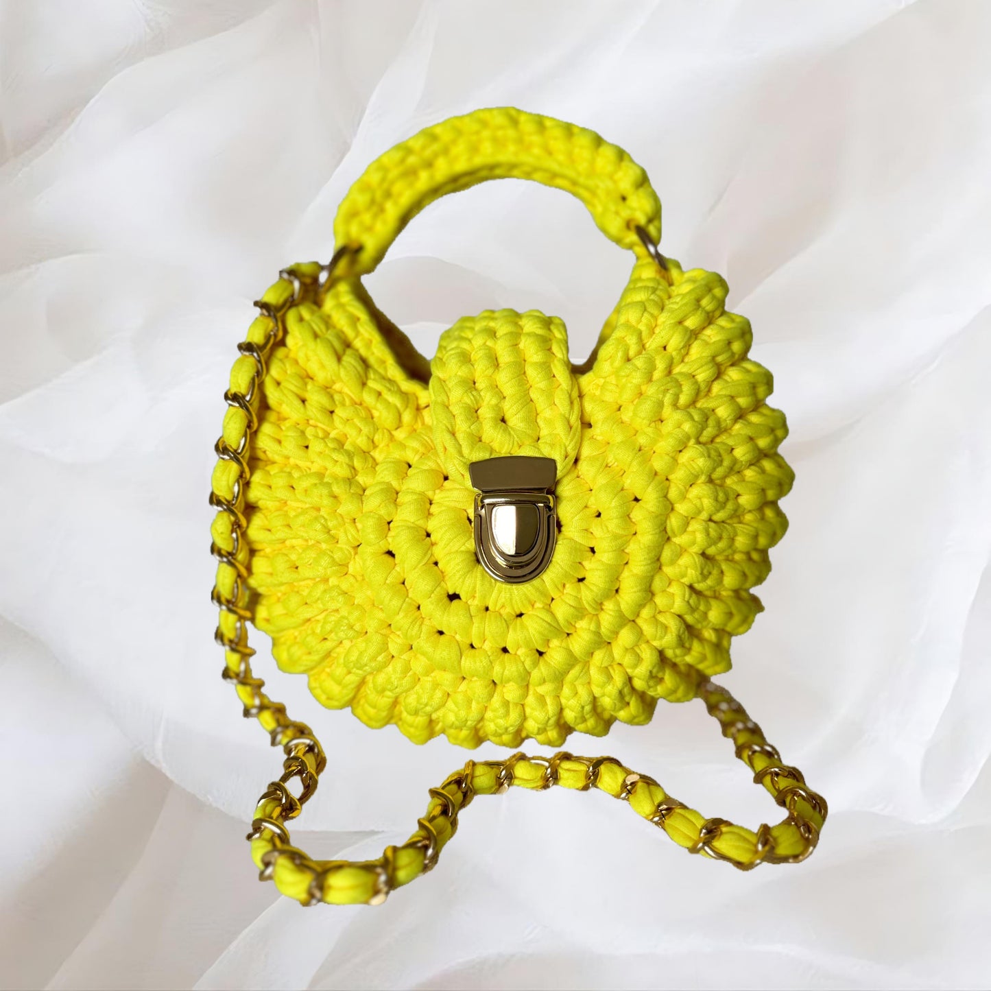 Medium Shell Bag in illuminious Yellow